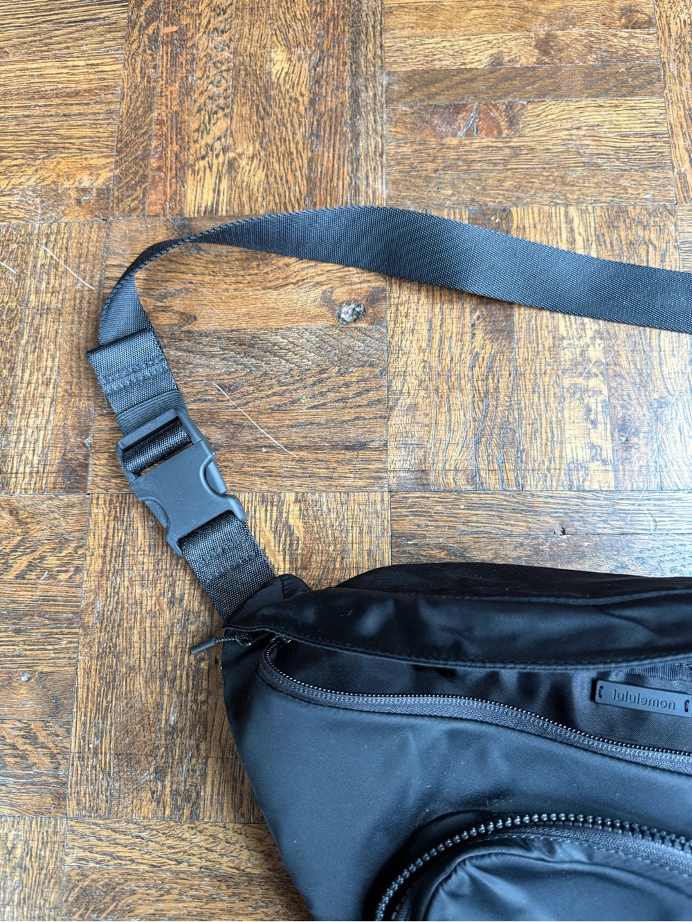 lululemon athletica Black Crossbody Waist Bag - Picture 4 of 6